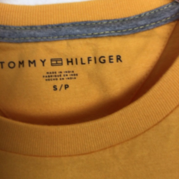 Tommy Hilfiger Logo Tee in yellow-size Small - Picture 3 of 10